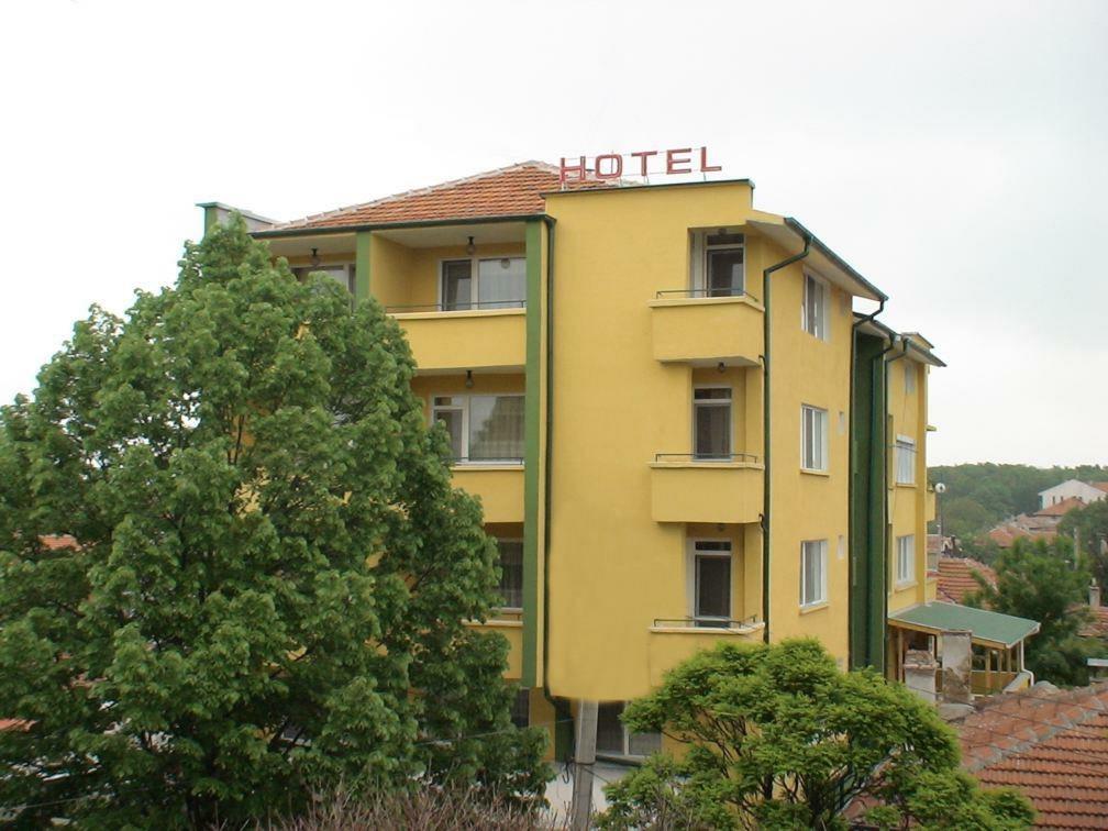 Hotel Triumph Nova Zagora Exterior photo